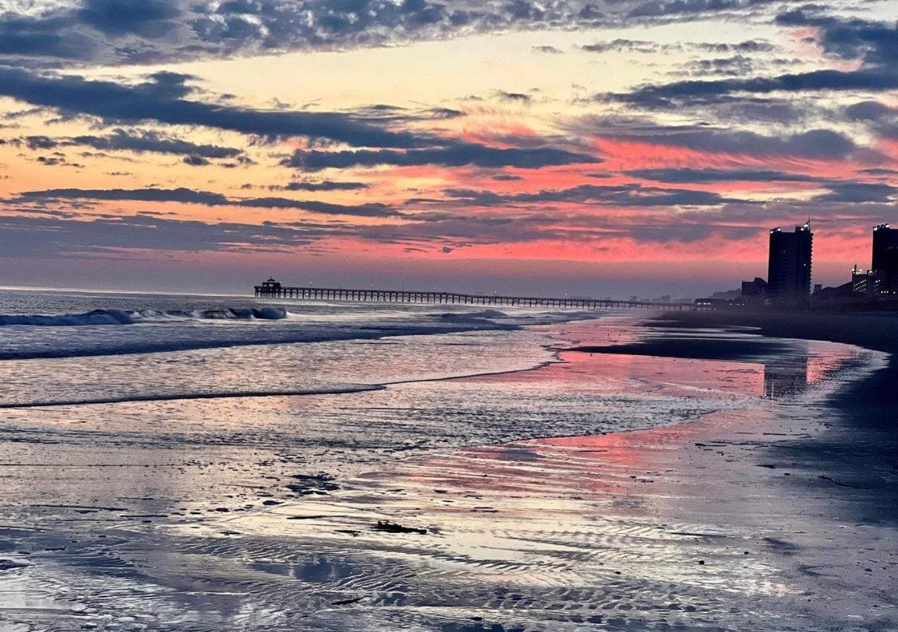 Beautiful Beachfront-Oceanfront First Floor 2Br 2Ba Condo In Cherry Grove, North Myrtle Beach! Renovated With A Fully Equipped Kitchen, 3 Separate Beds, Pool, Private Patio & Steps To The Sand! Extérieur photo